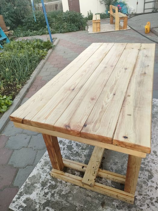 Продажа комплекта (стол, лавки)