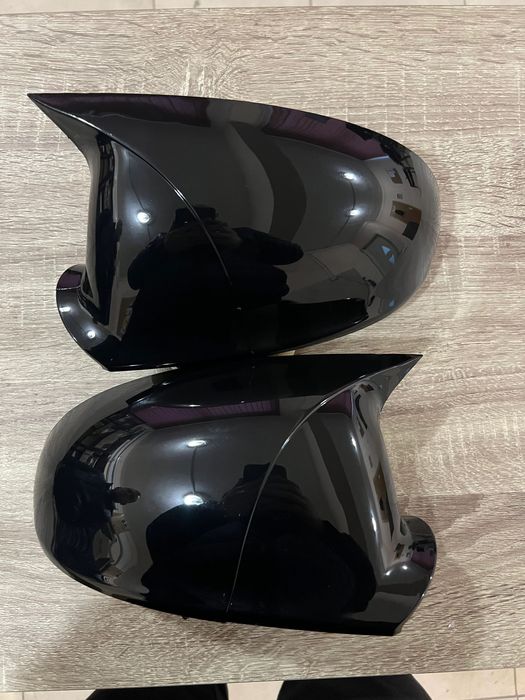 Capace oglinzi VW Golf 5 design Batman negru lucios