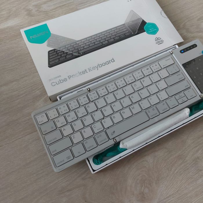 Преносима сгъваема Bluetooth клавиатура Nillkin Cube Pocket с тъчпад и Numpad, за таблет, телефон и лаптоп