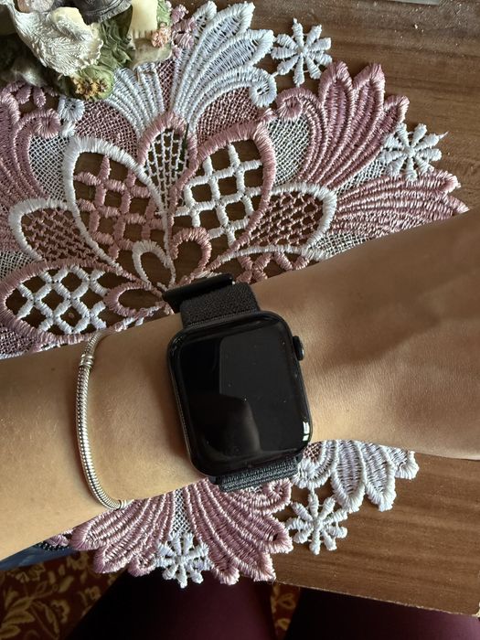 Iphone 16pro silver 256gb+apple watch SE 2025