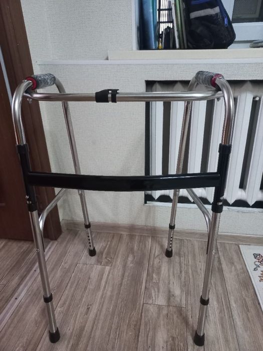 Продается взрослый ходунок