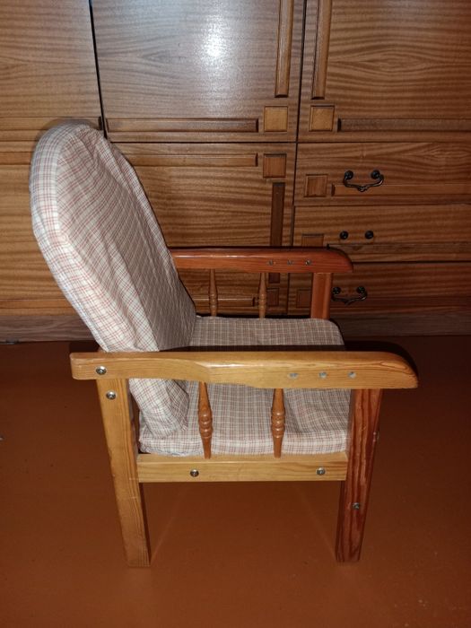 Детский стульчик со столом