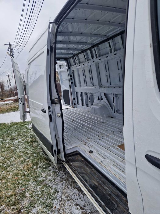 Oferim servicii de Transport marfa si mutări