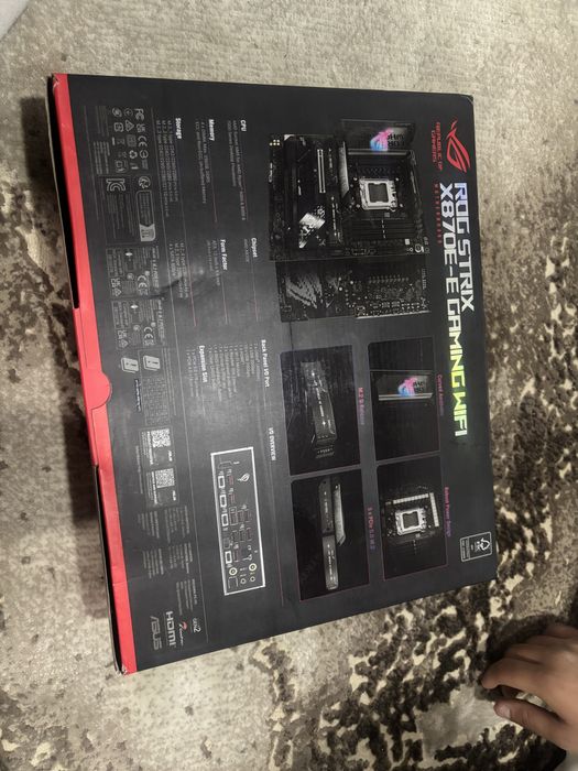 Vand placa de baza - ROG STRIX X870E- GAMING WIFI