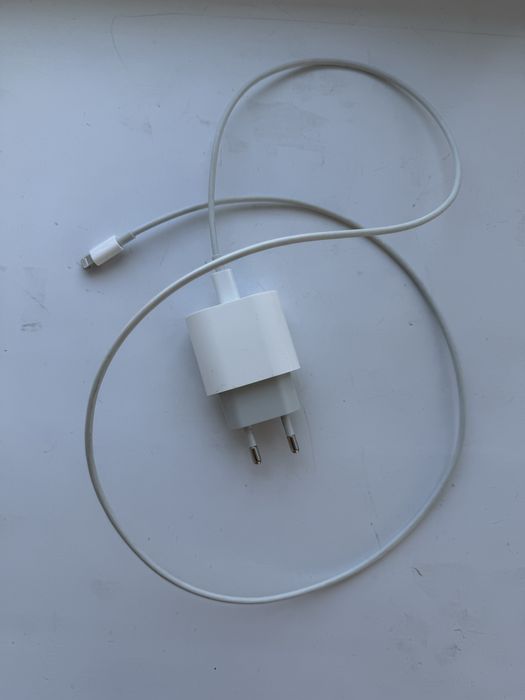 Зарядка на айфон