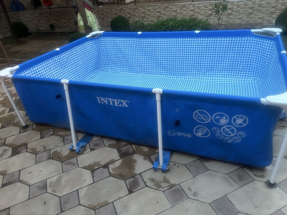 Бассейн INTEX