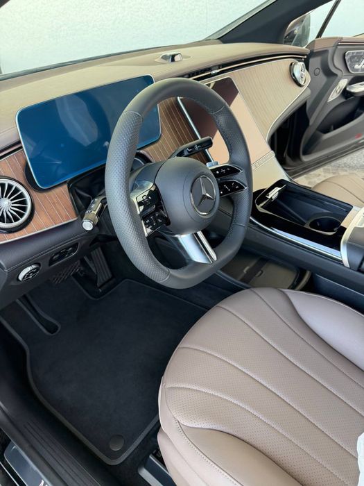 срочно продаю новый мерсадес бенс EQE 500 4 Matic