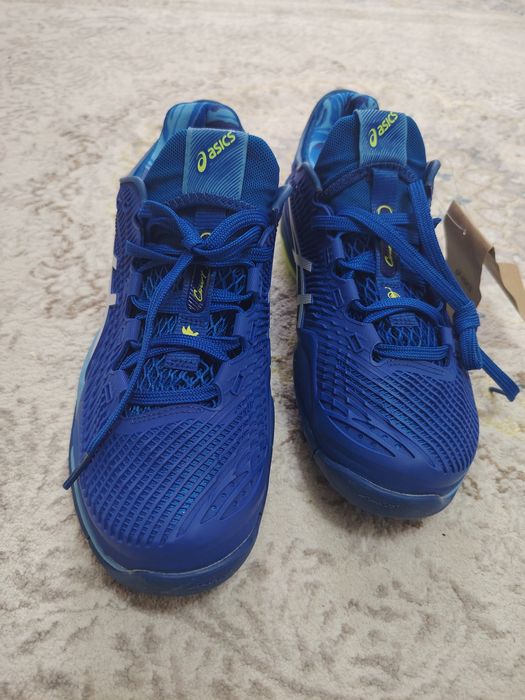 Продам кроссовки Асикс