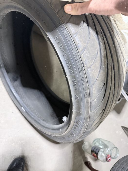 245/40/19 летние резины