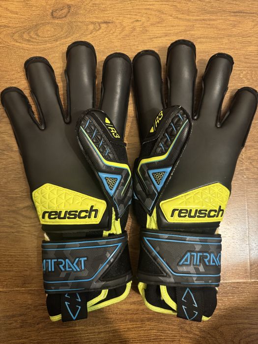 Reusch Attrakt r3 Evolution Pro