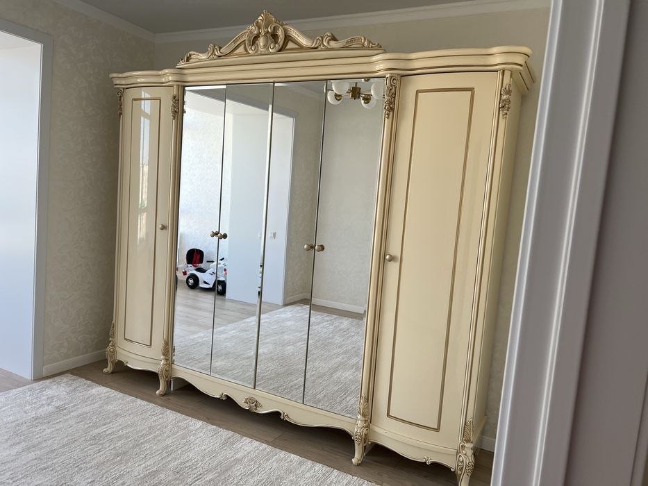 Продаётся шкаф в отличном состоянии