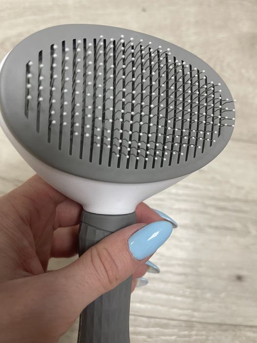 Продаётся расческа для длинношерстных кошек и собак