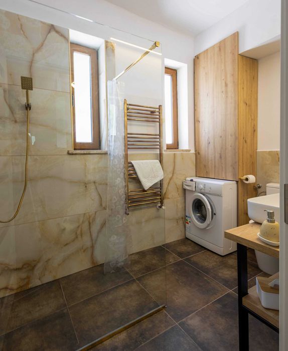 Apartamente NOI in regim hotelier, centru, gara, self check-in, factura