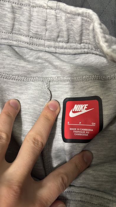 Nike tech fleece сив