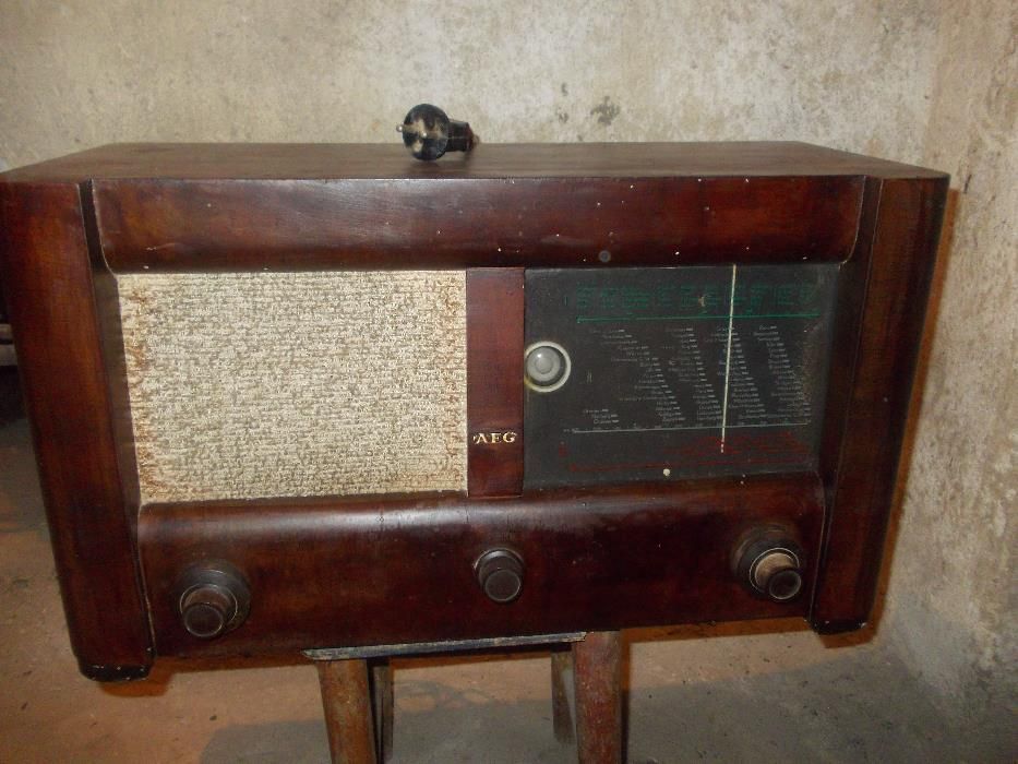 Ретро радио АЕG