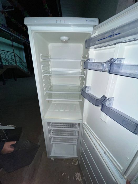 Холодильник VESTEL