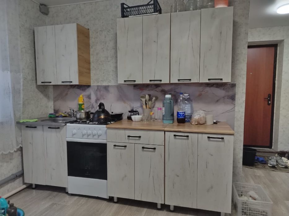 Продам кухню новую
