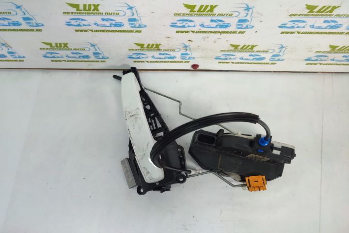 Broasca cu maner exterior dreapta fata 13579523 Opel Astra J  [din 2009 pana  2012] seria