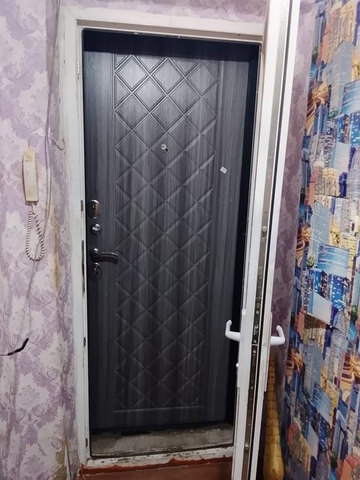 Продается теплая  2 комнатная квартира