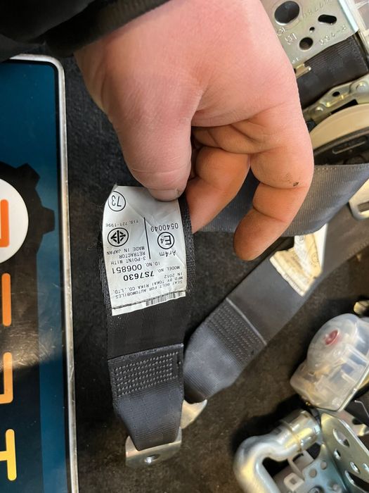 Lexus CT200H Батерия броня фарове  стопове колани