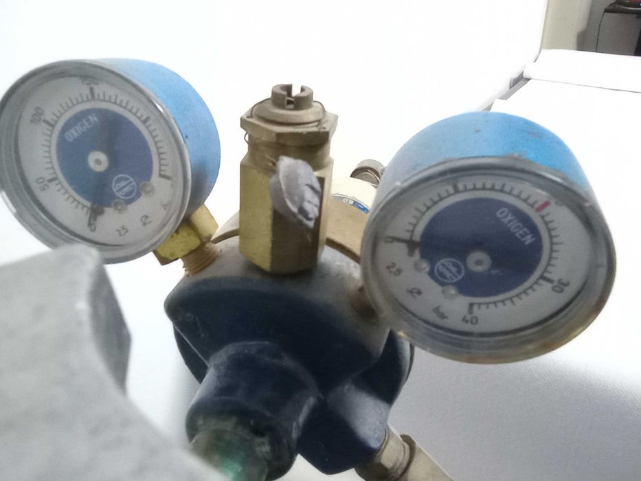 butelie oxigen medical cu reductor presiune,otel,10litri