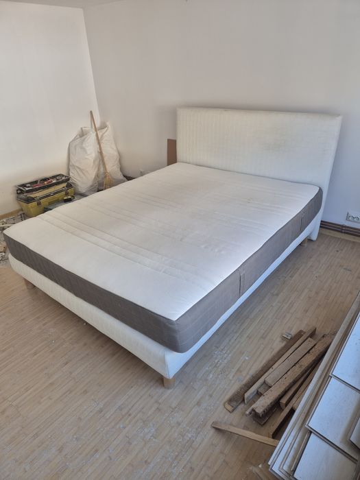 Pat matrimonial de vanzare