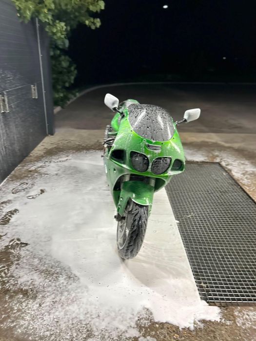 Vând sau schimb Kawasaki zx7r