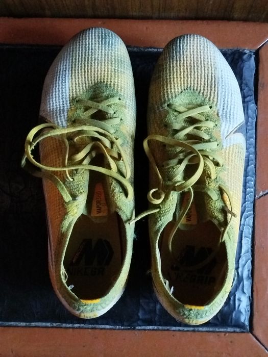 Бутсы/сороконожки