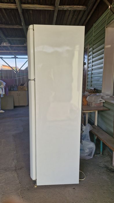 Продам холодильник Ariston