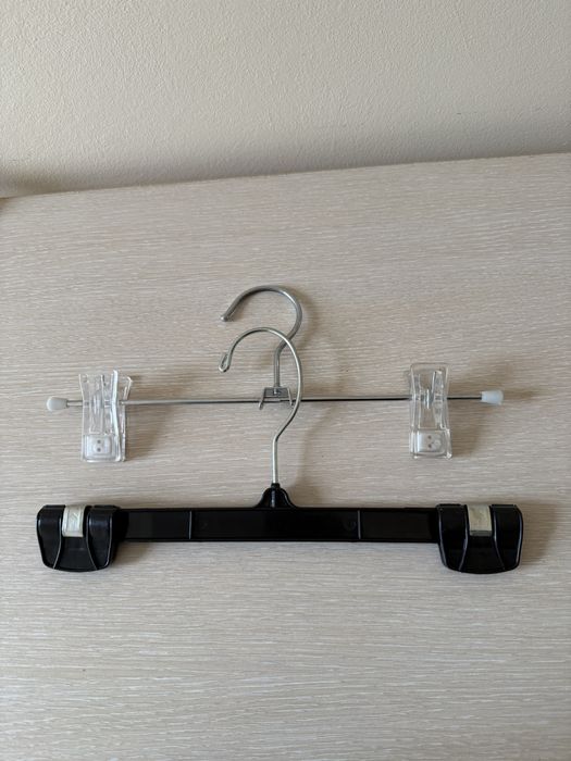 Закачалки различни видове – голямо количество / за магазин за дрехи