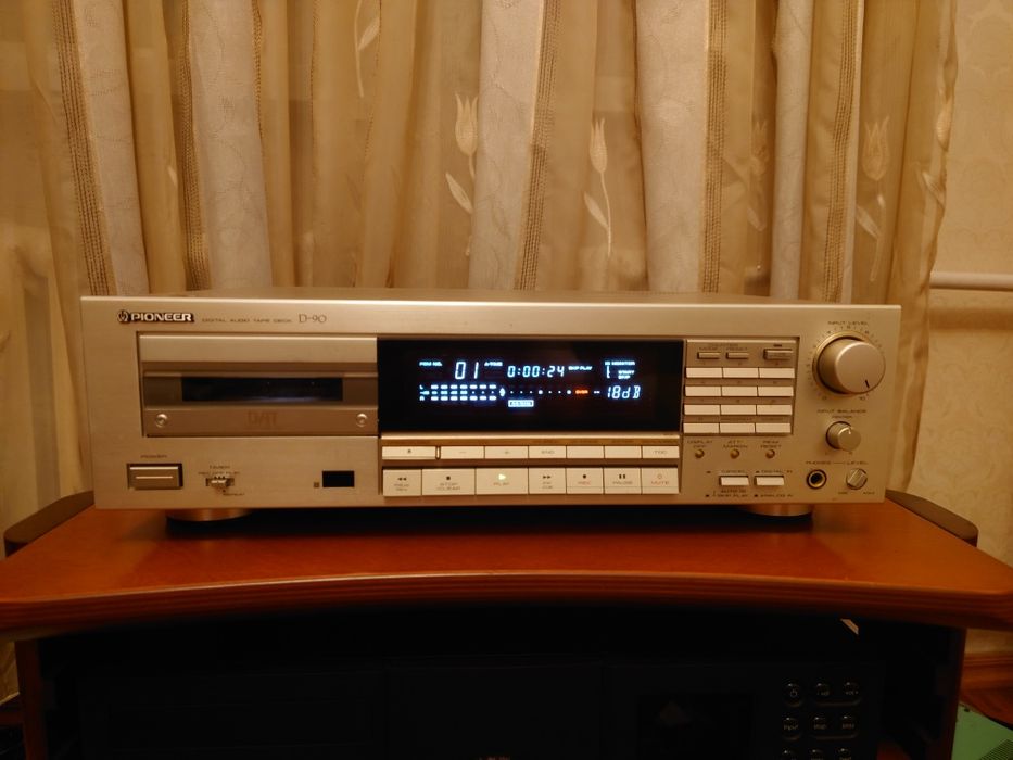 DAT магнитофон Pioneer D-90