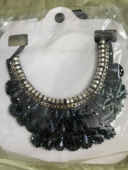 Колие тъмно синьо ново от бутик