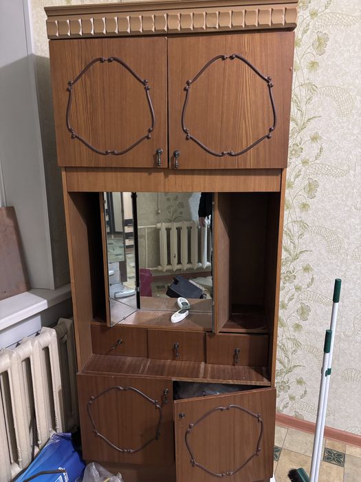 Отдам бесплатно ретро мебель