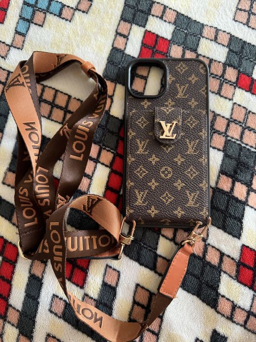 Продаю чехлы на iPhone 13