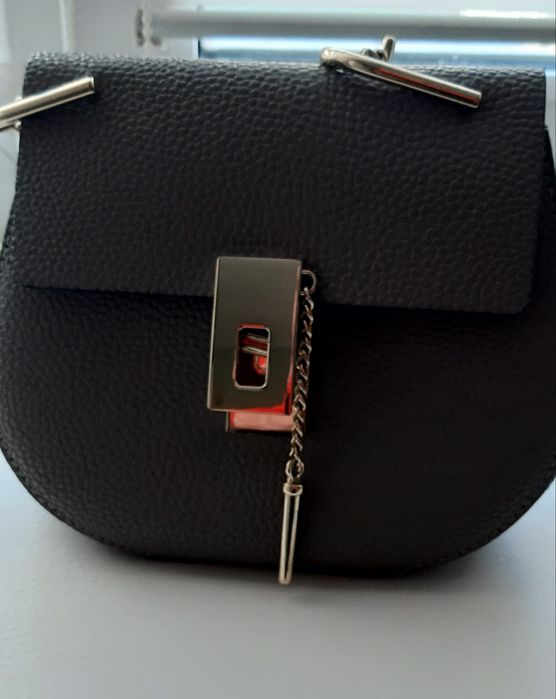 Продам женские сумочки через плечо CHLOE