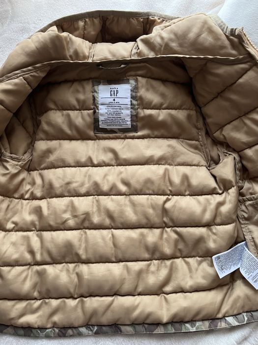 Олекотено яке Gap 4 години