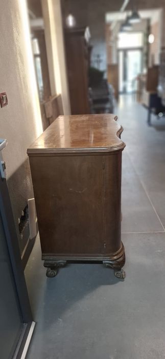 Oferim 2 piese mobilier de tip servanta