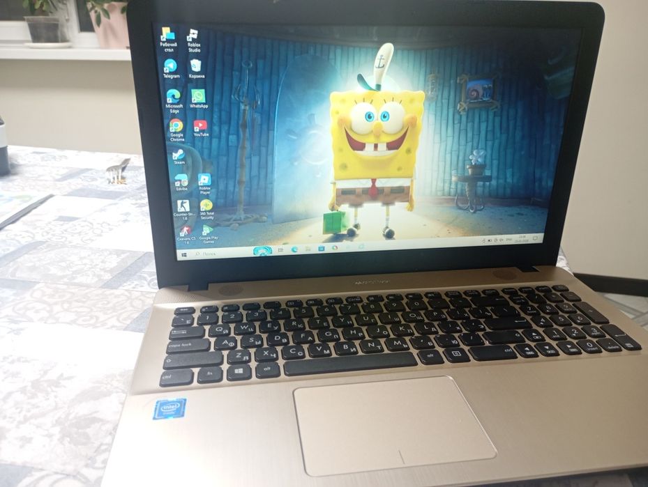 Нотбук Asus прадается