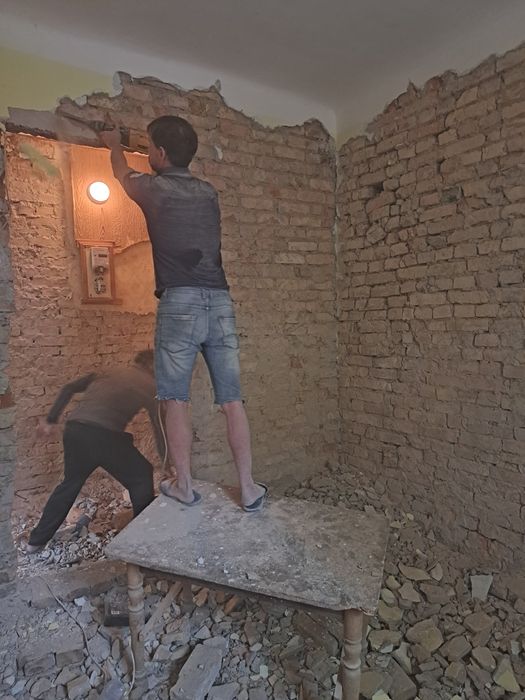 Демонтаж услуга квартира.  Рустам Копаем подвал