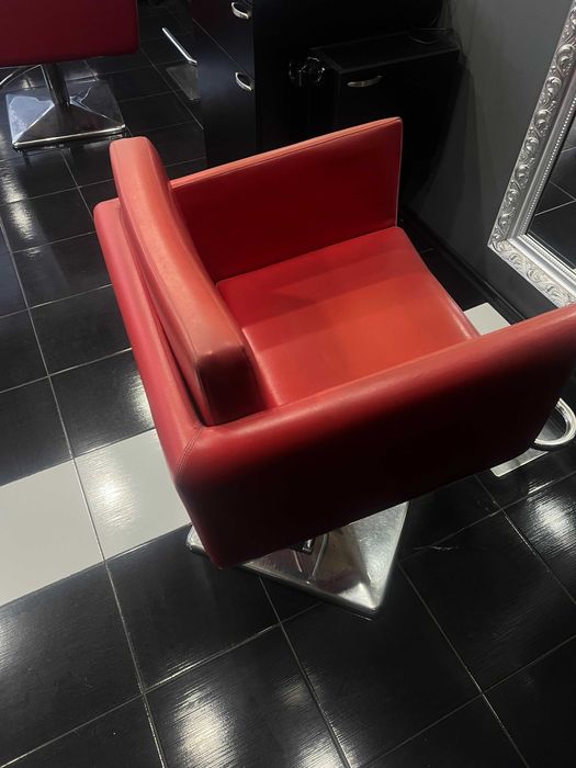 Фризьорски стол използван