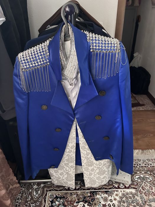 Эксклюзивный костюм тройка