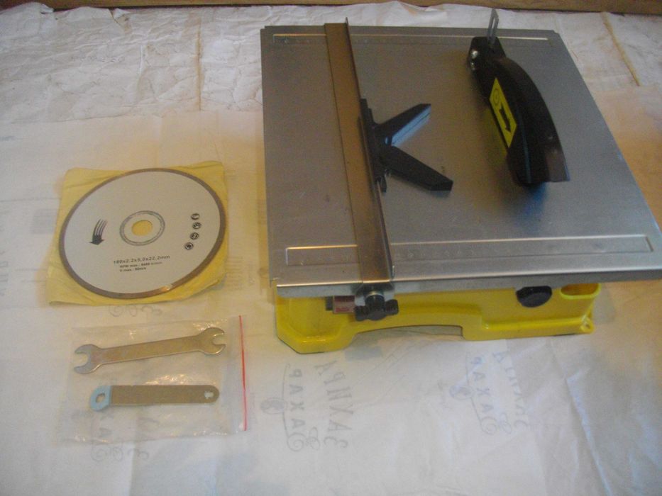 Електрическа машина сухо мокро рязане плочки 1600W ф180мм с линеали