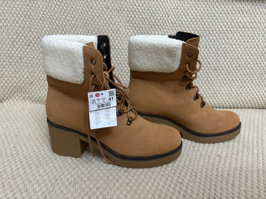 Боти високи нови