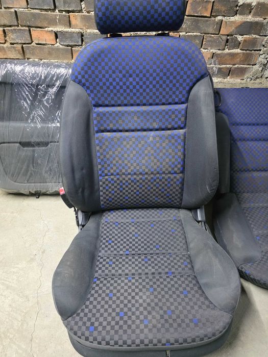 Цялостен салон + кори за Ауди АЗ 2 врати