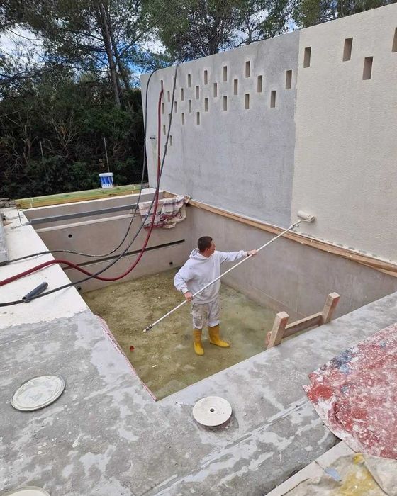 Zugrav în Târgoviște – disponibil rapid pentru lucrări.