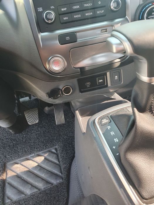 KIA Bongo 3 polniy ful 2024 yili nalichida 7000 probek