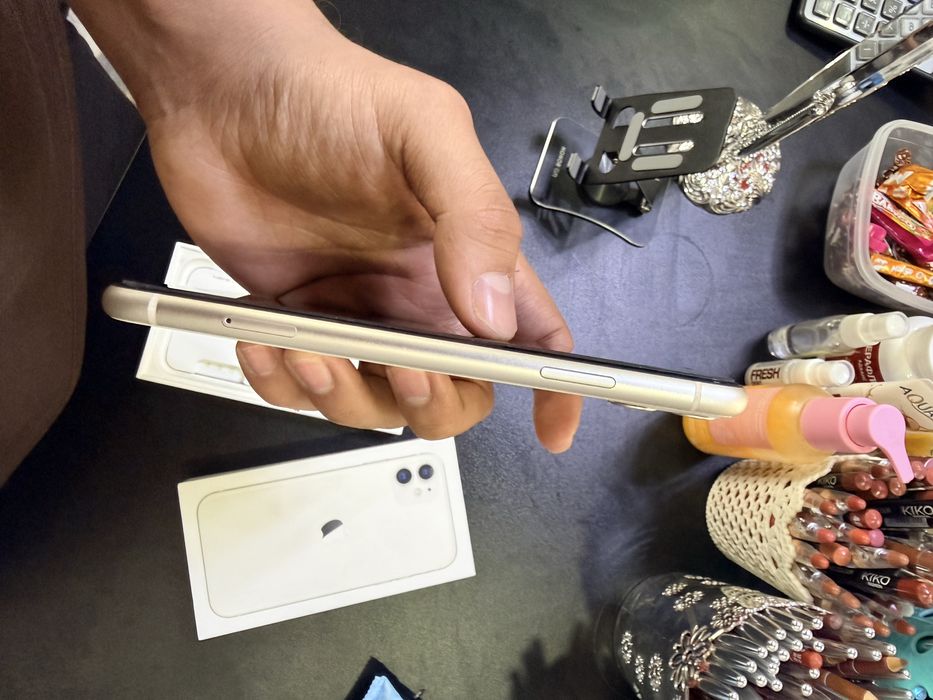 Iphone 11  pamyat 64
