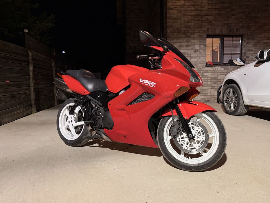 Honda vfr 800 vtec