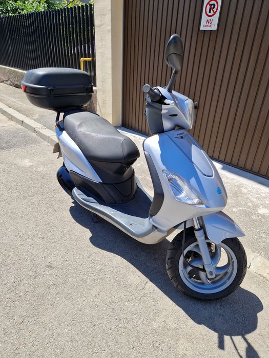 Scuter Piaggio Fly 125