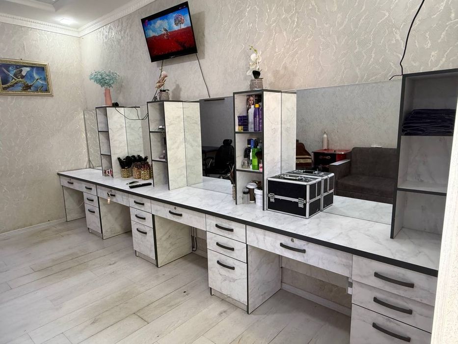 Salon mebellari sotiladi